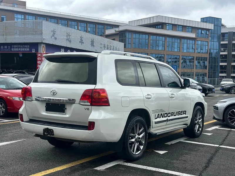 Toyota Land Cruiser (Imported) — фото 9