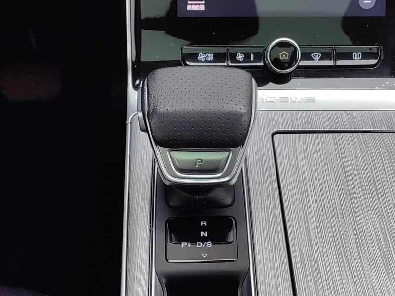 Roewe RX5 — фото 13