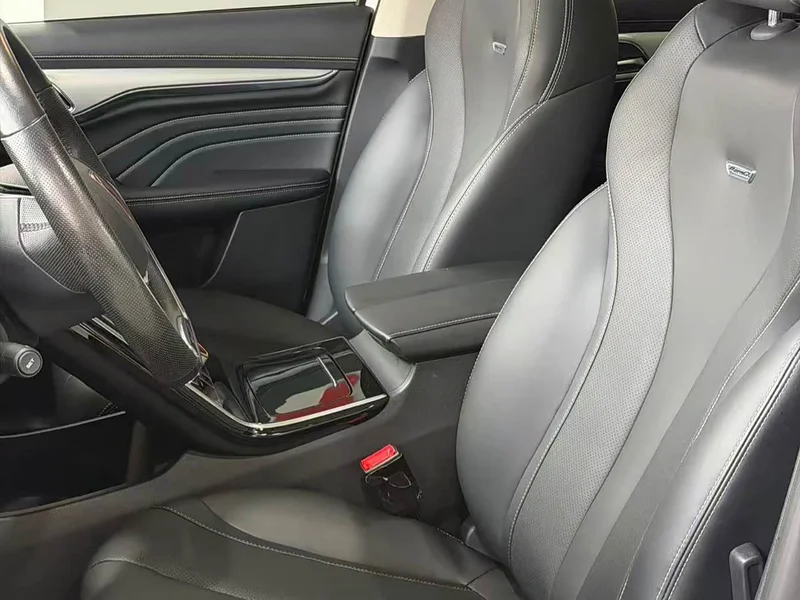 Roewe MARVEL X — фото 10
