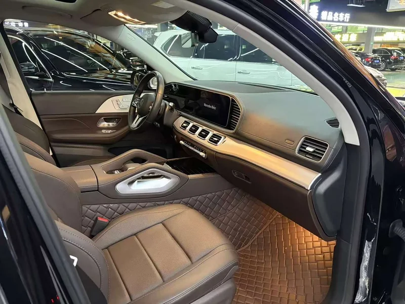 Mercedes-Benz GLS — фото 4