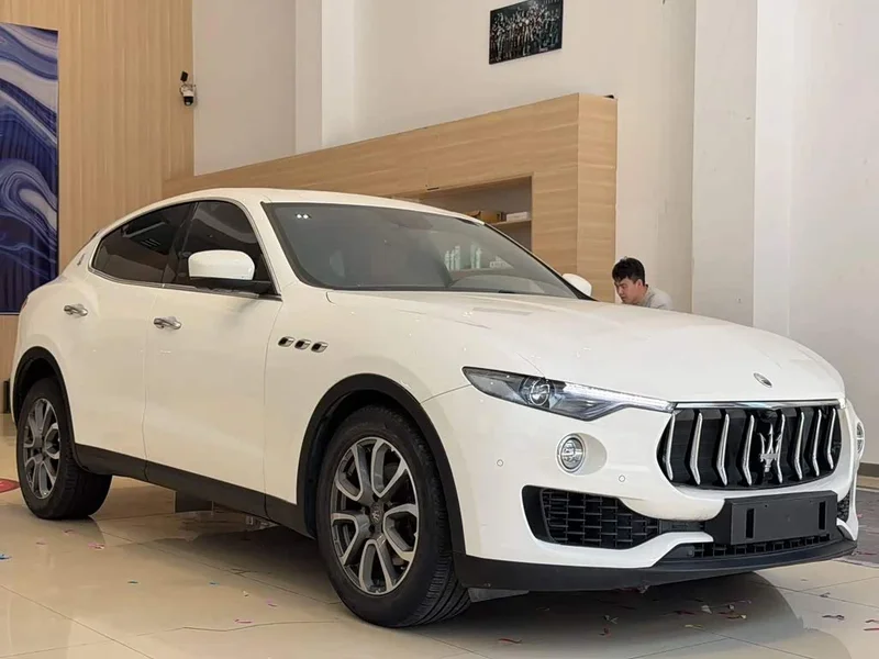 Maserati Levante — фото 3