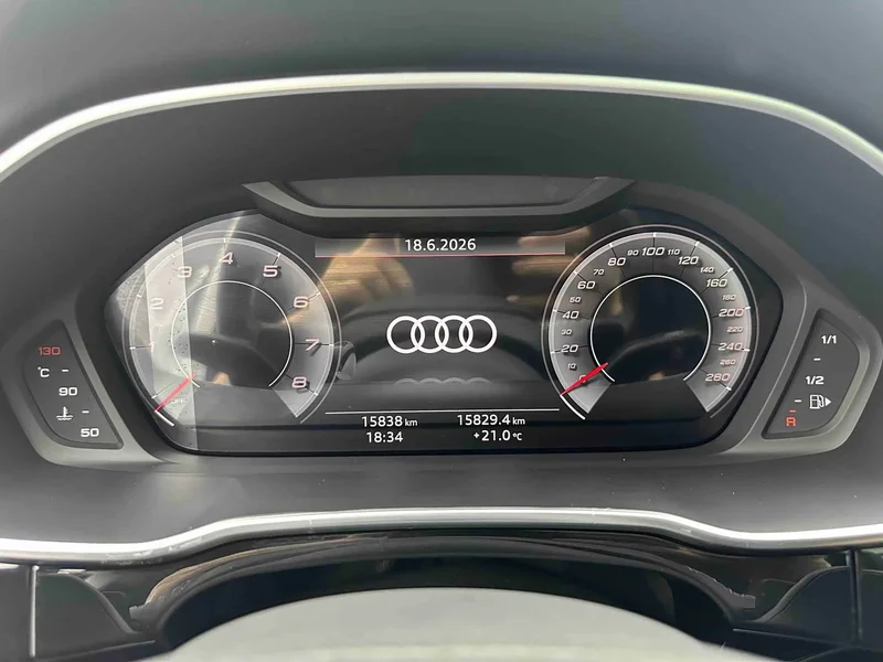 Audi Q3 — фото 18