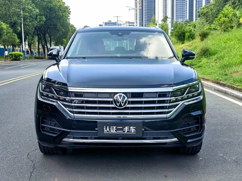 Volkswagen Touareg — фото 2