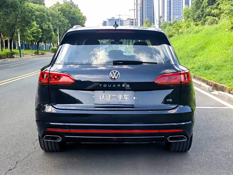 Volkswagen Touareg — фото 6