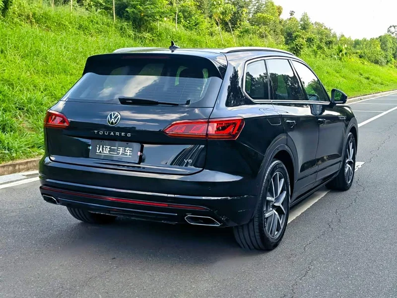 Volkswagen Touareg — фото 7