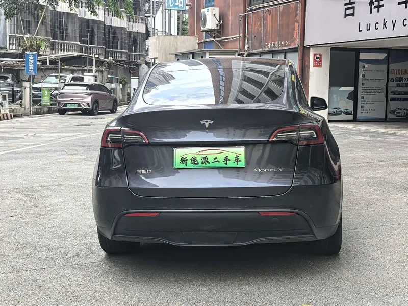 Tesla Model Y — фото 5