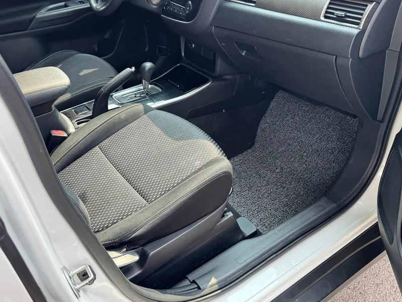 Mitsubishi Outlander — фото 11
