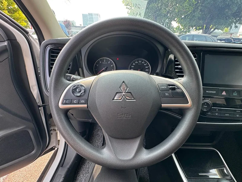 Mitsubishi Outlander — фото 6