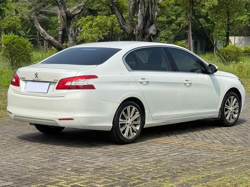 Peugeot 408 — фото 10