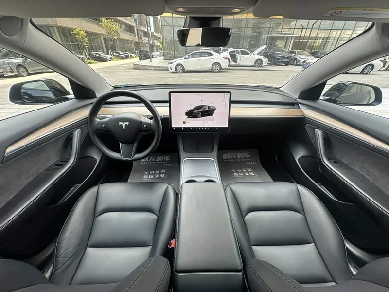 Tesla Model 3 — фото 5