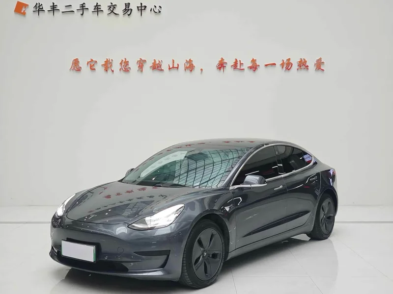 Tesla Model 3 — фото 1