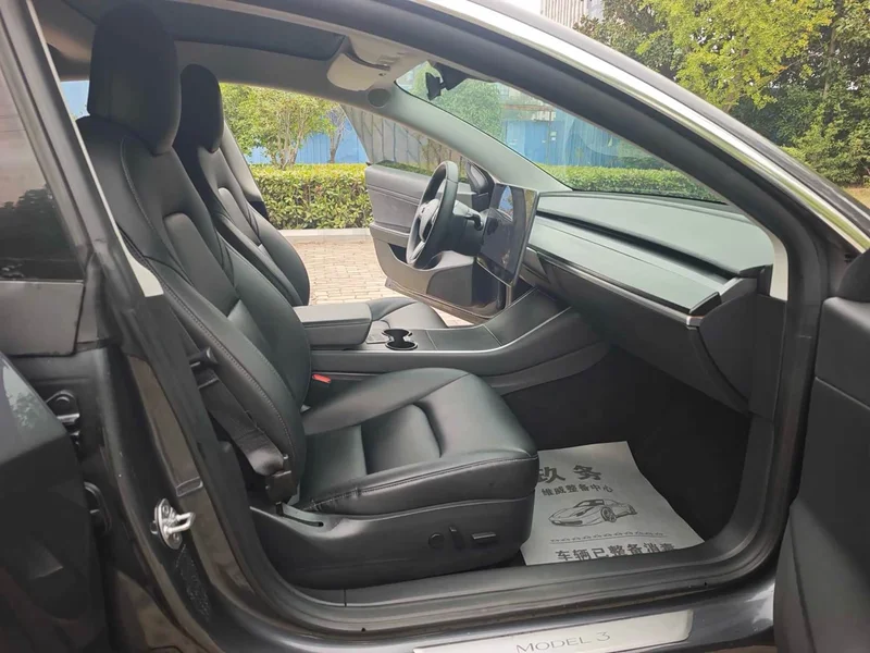Tesla Model 3 — фото 11