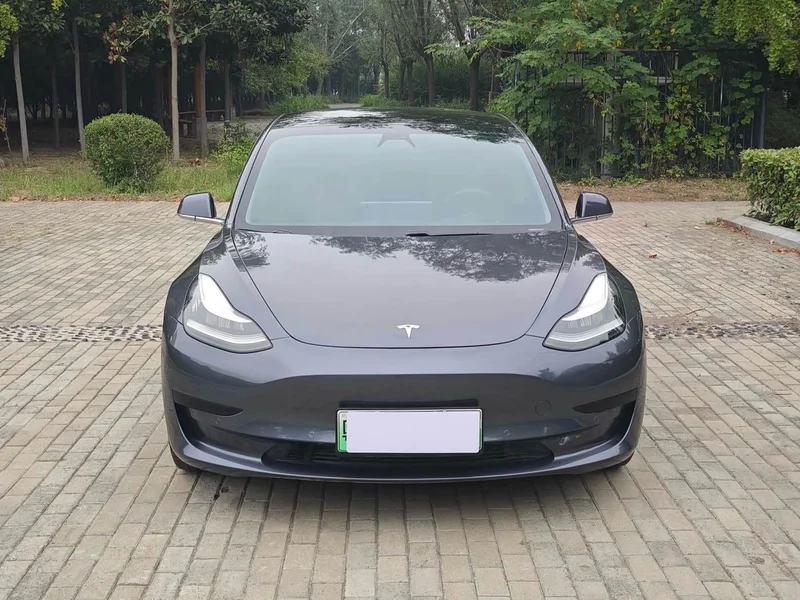 Tesla Model 3 — фото 2