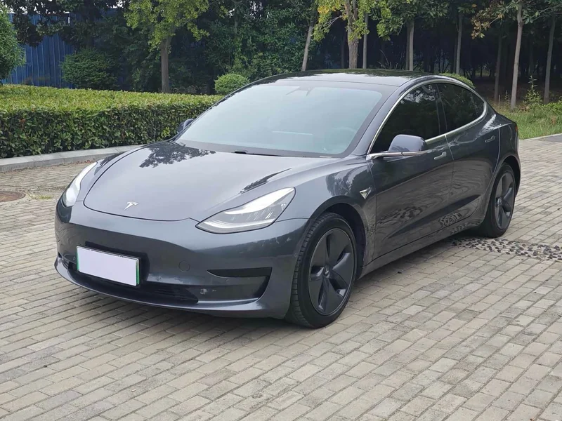 Tesla Model 3 — фото 3