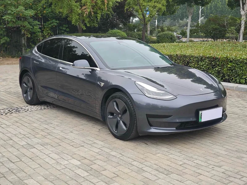 Tesla Model 3 — фото 4