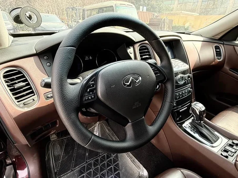 Infiniti QX50 (Imported) — фото 15