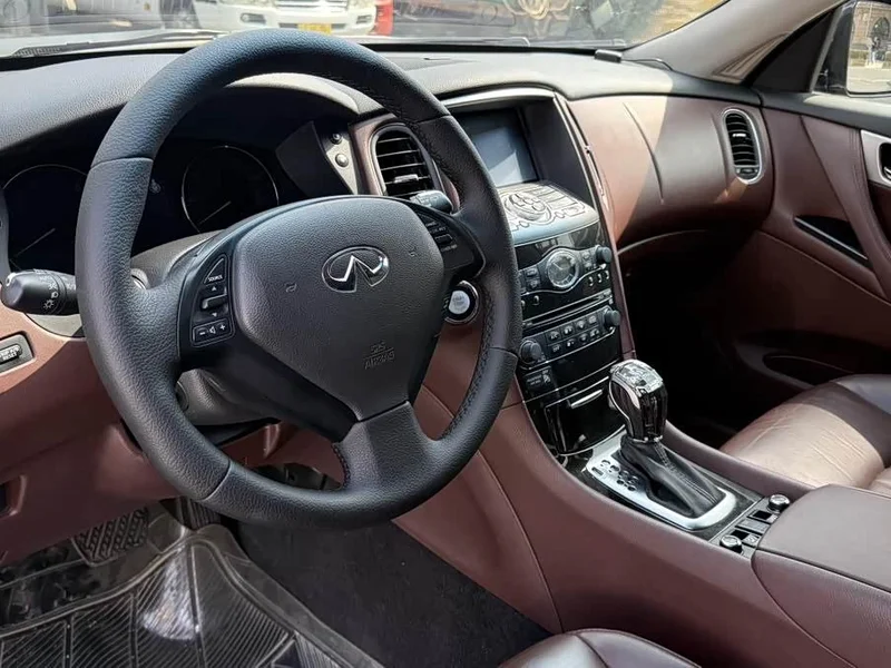 Infiniti QX50 (Imported) — фото 3
