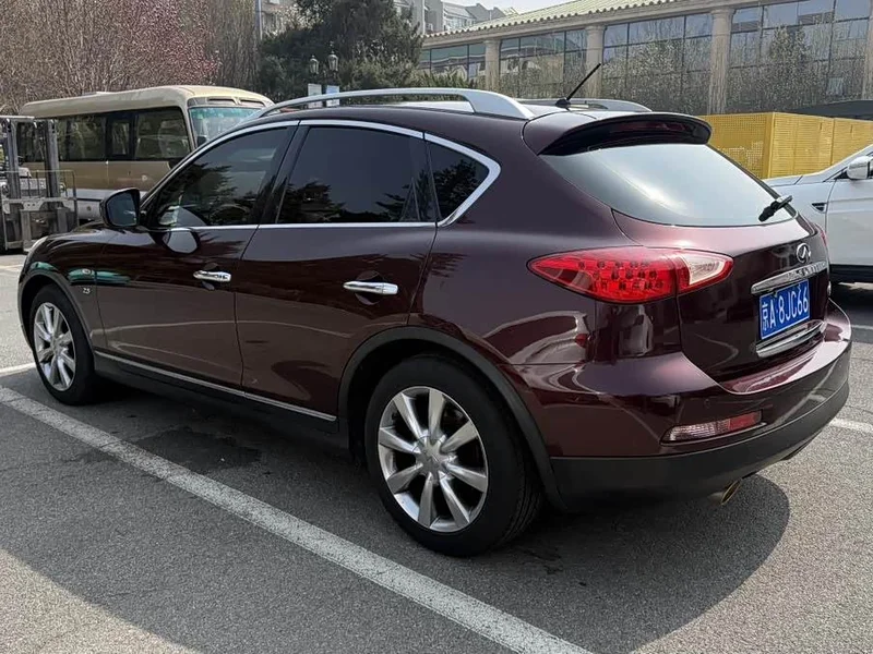 Infiniti QX50 (Imported) — фото 7