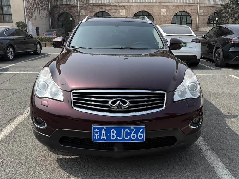 Infiniti QX50 (Imported) — фото 9