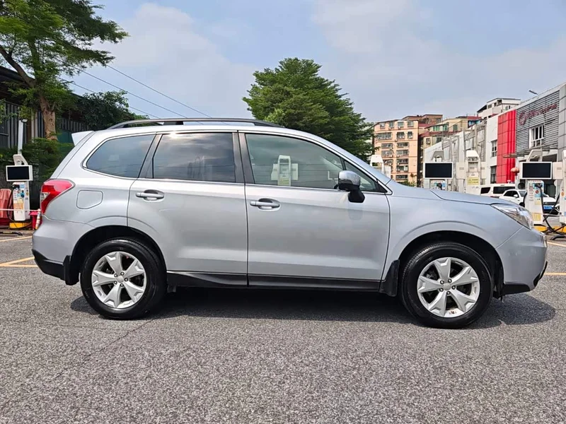 Subaru Forester — фото 4