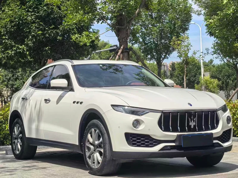 Maserati Levante — фото 3