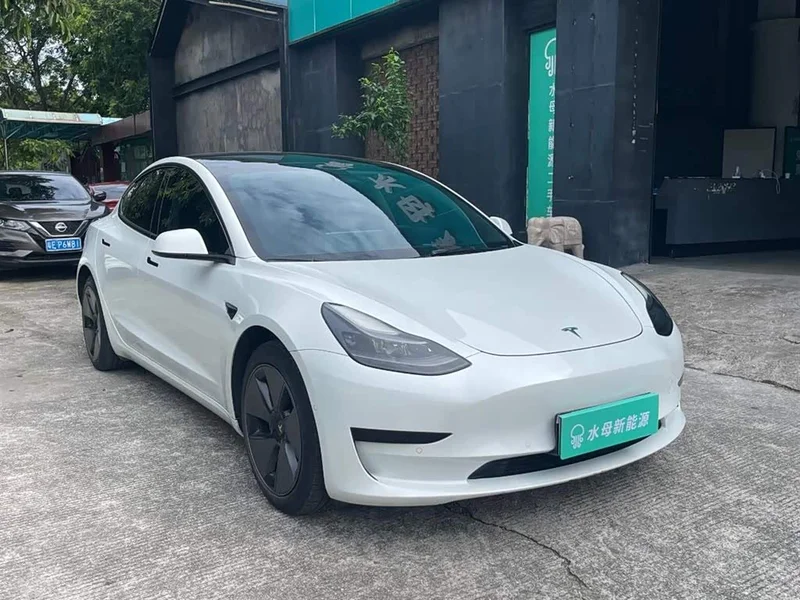 Tesla Model 3 — фото 13
