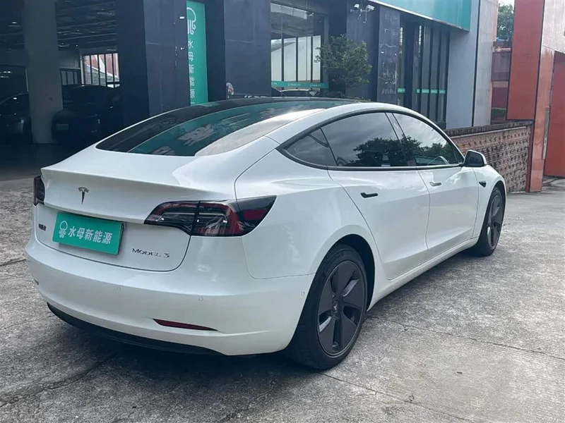 Tesla Model 3 — фото 14