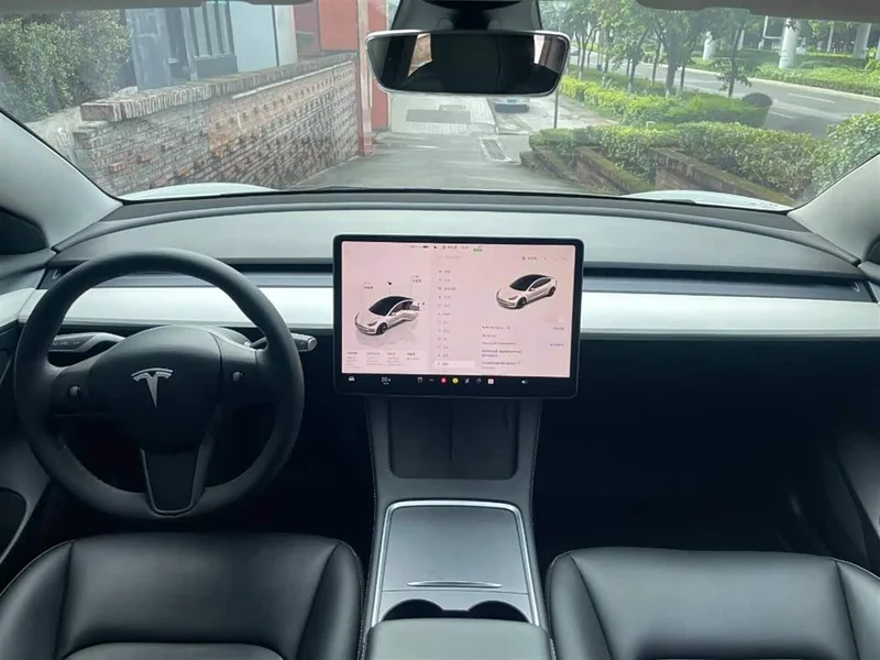 Tesla Model 3 — фото 3