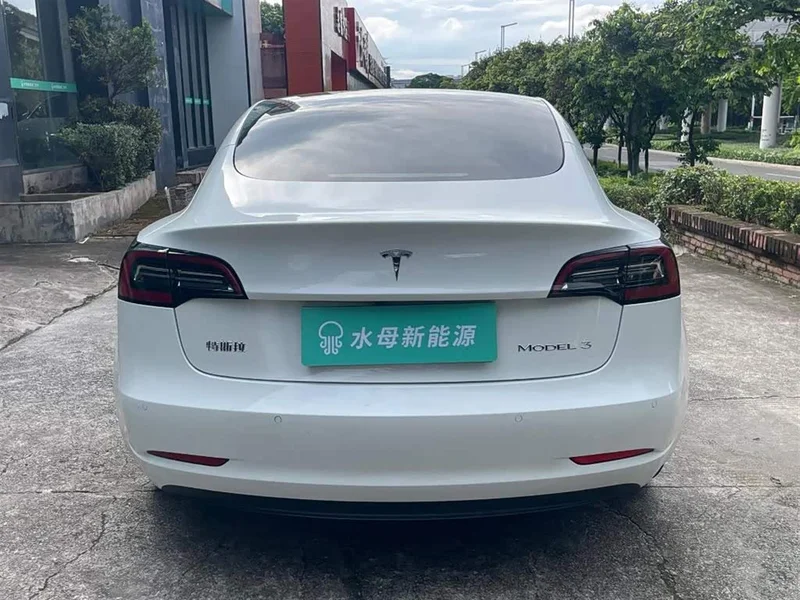 Tesla Model 3 — фото 7