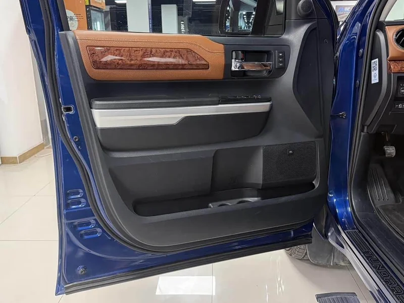 Toyota Tundra — фото 12