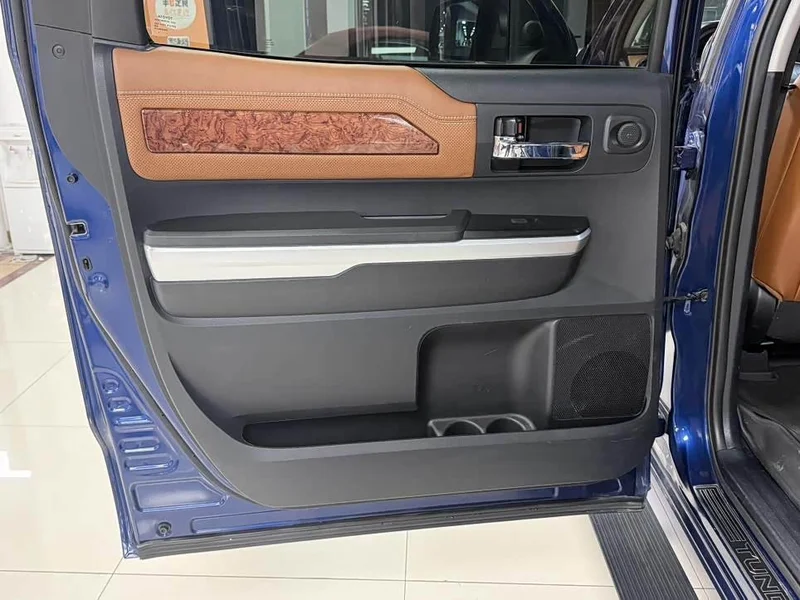 Toyota Tundra — фото 16