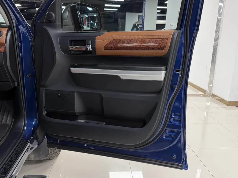 Toyota Tundra — фото 17