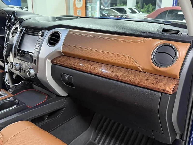 Toyota Tundra — фото 21