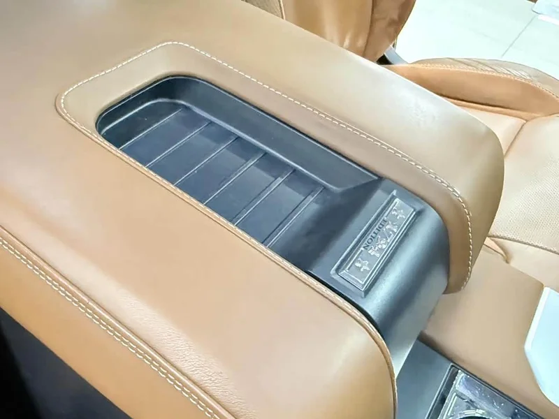 Toyota Tundra — фото 27