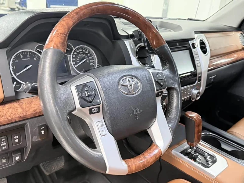 Toyota Tundra — фото 29