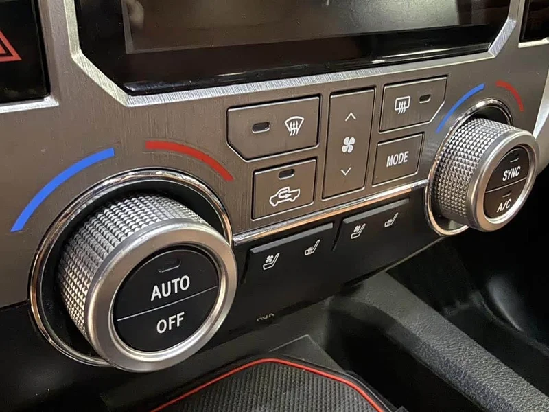 Toyota Tundra — фото 33