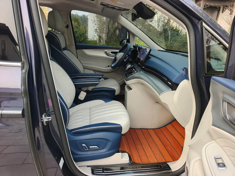 Roewe iMAX8 — фото 11