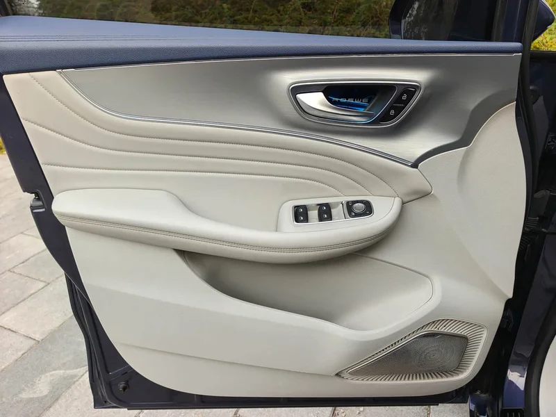 Roewe iMAX8 — фото 17
