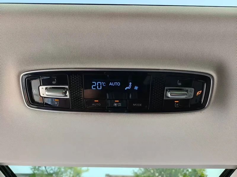 Roewe iMAX8 — фото 22