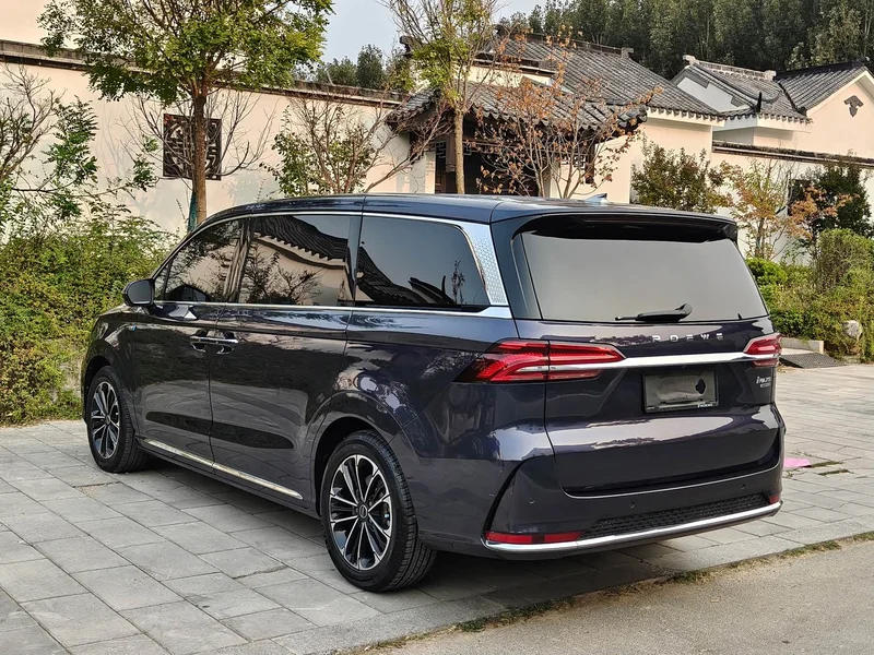 Roewe iMAX8 — фото 5