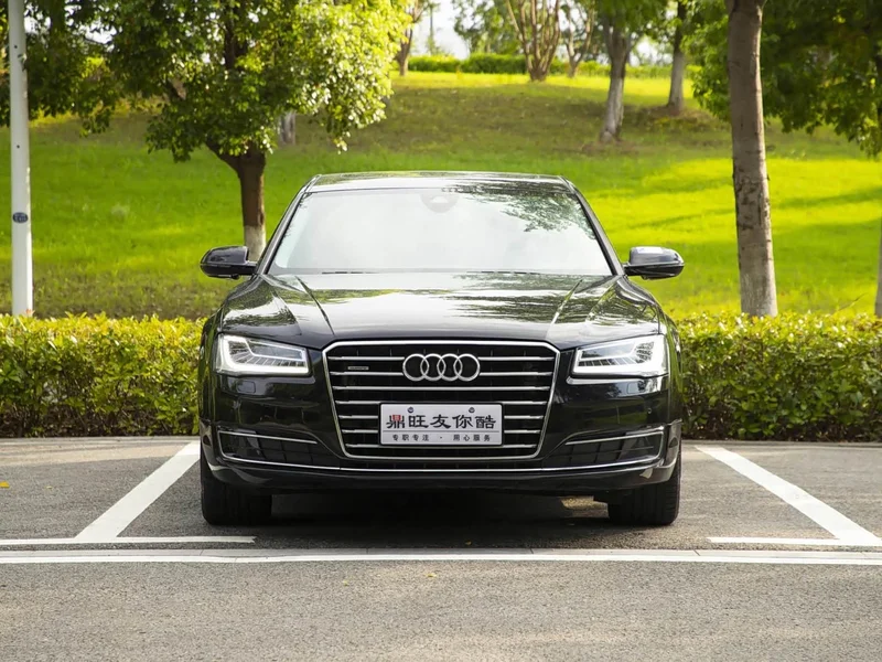 Audi A8 — фото 2