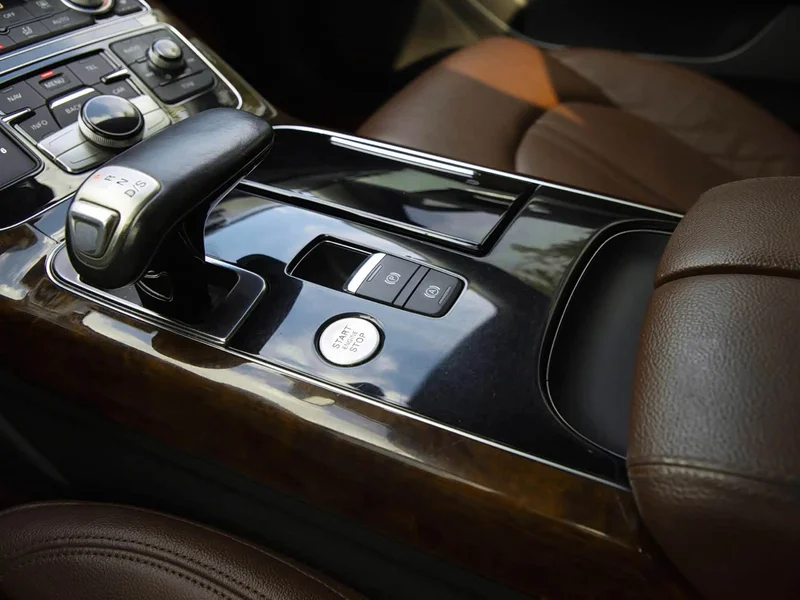 Audi A8 — фото 26