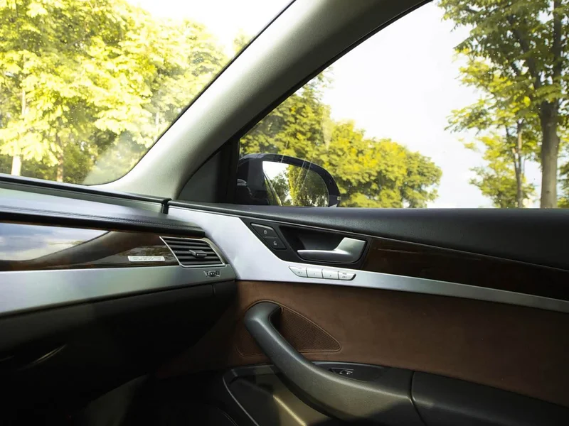 Audi A8 — фото 27