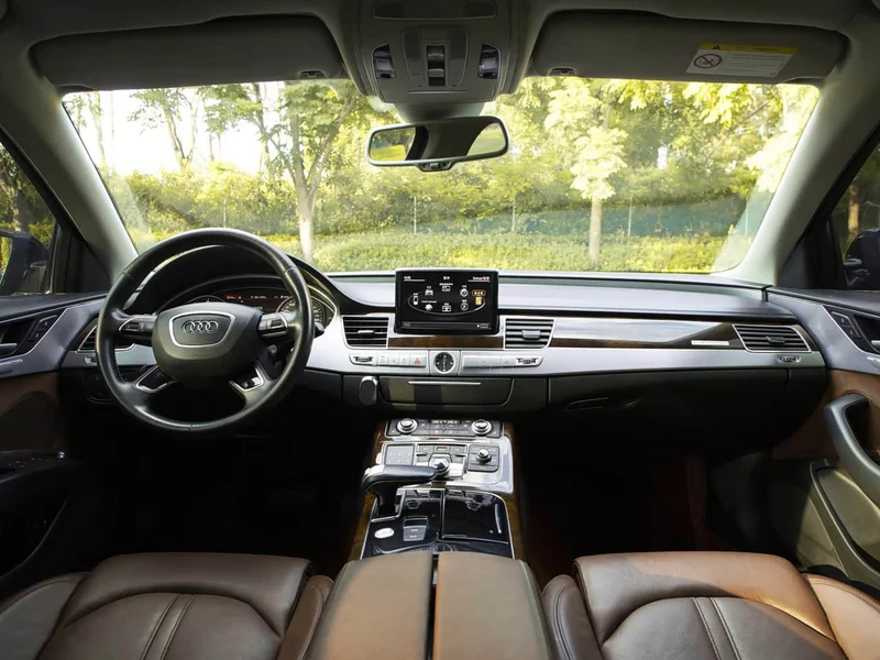 Audi A8 — фото 28