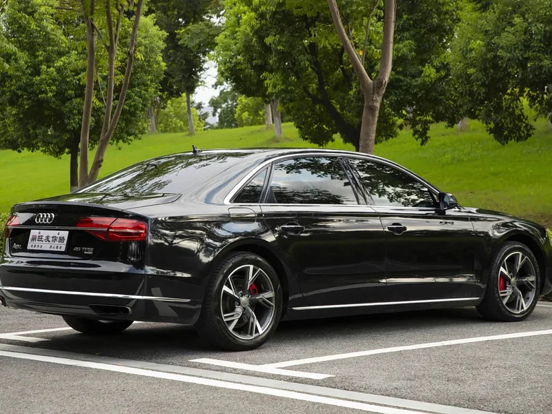 Audi A8 — фото 4