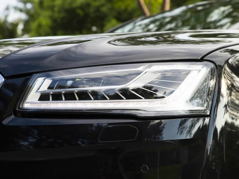 Audi A8 — фото 9