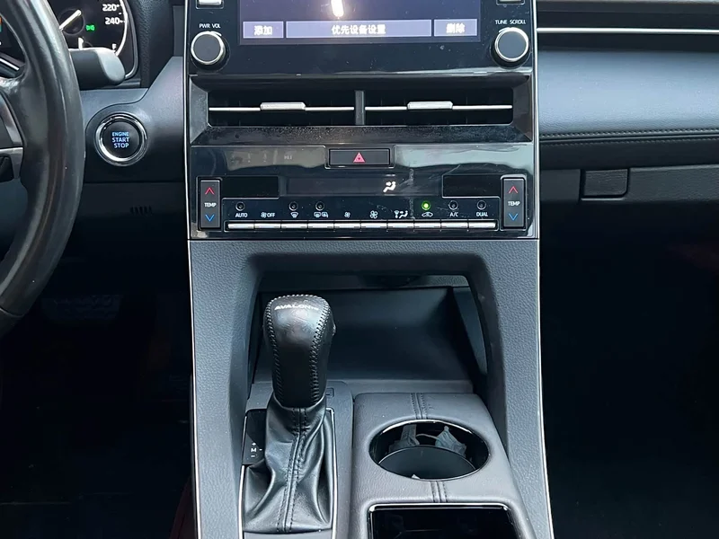 Toyota Avalon — фото 13