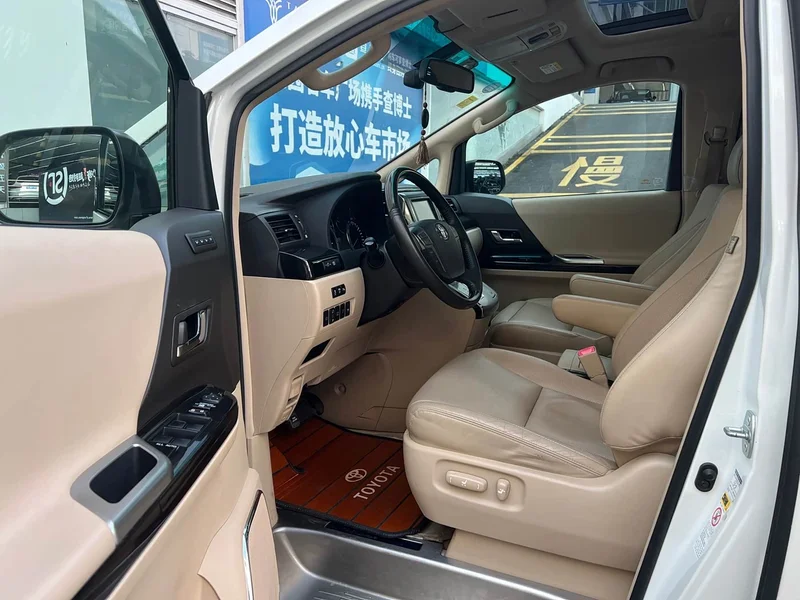 Toyota Alphard — фото 3