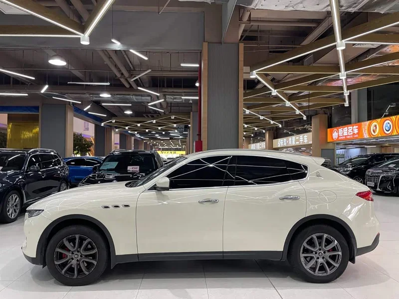 Maserati Levante — фото 12