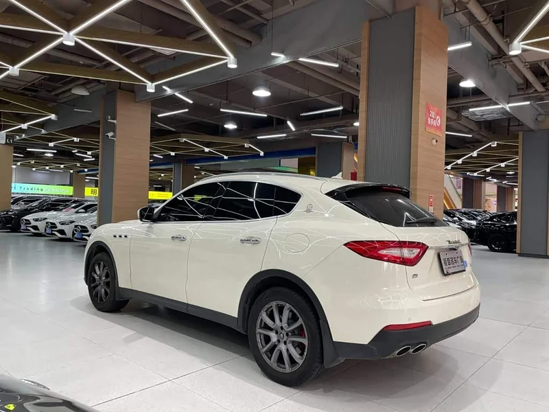 Maserati Levante — фото 13